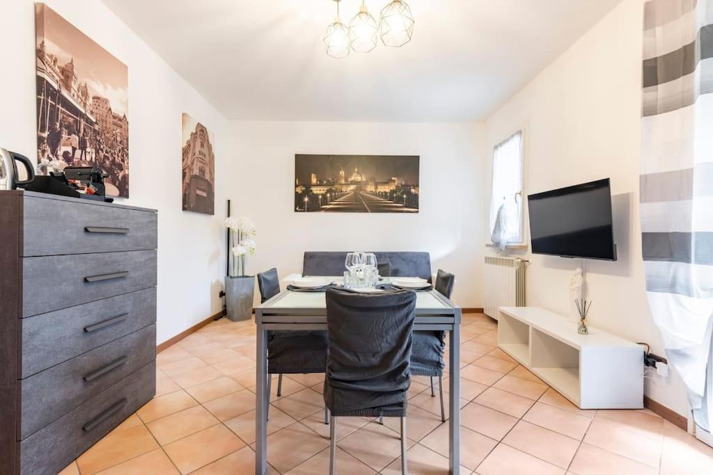 Limone Apartment - Featuring A Private Garden And Access To A Pool Barcuzzi Exterior foto
